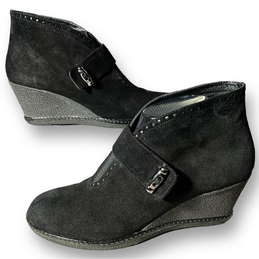 AMALFI Rangoni Italy Black Suede Wedge Bootie Boots Slip On Comfort Shoes 9.5